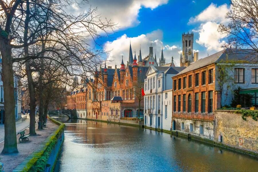 From Amsterdam: Bruges Day Tour in Spanish or English - The canal boat cruise: why the water view is the payoff