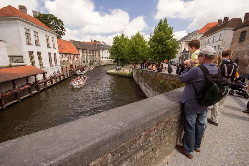 From Amsterdam: Bruges Day Tour in Spanish or English - Getting your bearings and staying on schedule