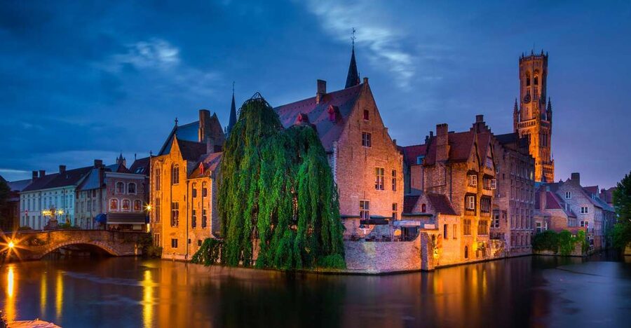 From Amsterdam: Bruges Day Trip in English with Boat Option - Arrival Bruges: a quick guided orientation that saves hours