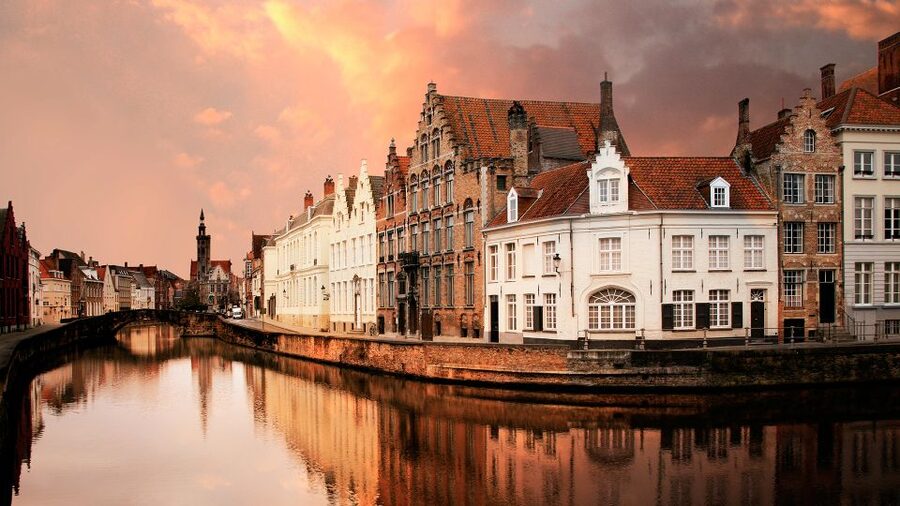 From Amsterdam: Bruges Day Trip in Spanish with Boat Option - What the free time is really for, and how to use it well