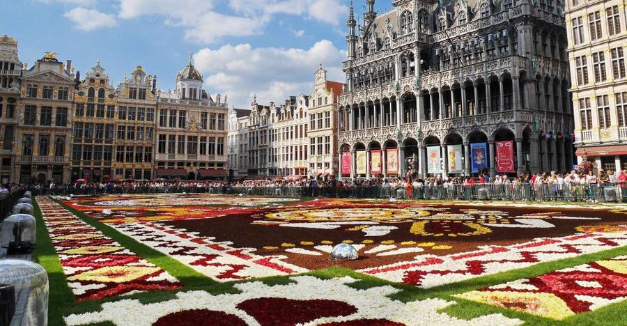 From Amsterdam: Private Sightseeing Tour to Brussels - The 2.5-hour limousine ride out of Amsterdam (and why it matters)