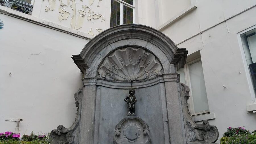 From Amsterdam: To Brussels - Travel as a VIP - St. Michael and St. Gudula Cathedral: photo-stop timing that still works