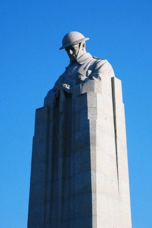 From Bruges: Great War Flanders Fields Minibus Tour w/ Lunch - Guide style: how the storytelling stays clear and respectful
