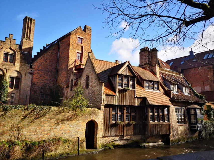 From Brussels: Bruges Day Trip with Boat Tour Option (ENG) - Free time for lunch and shopping: how to use the extra hours well