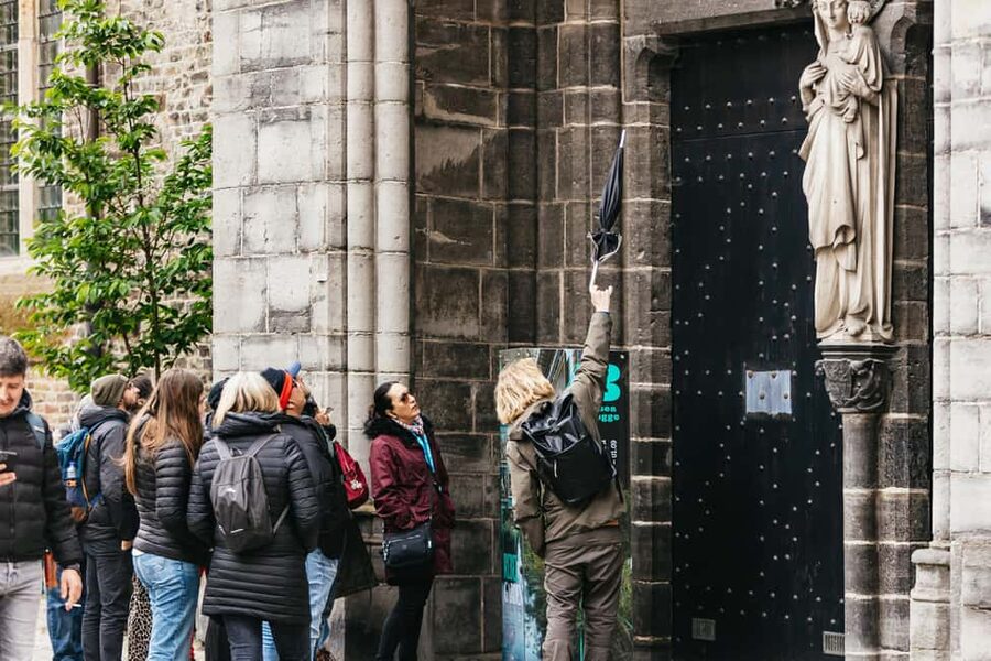 From Brussels: Bruges & Ghent Day Tour - 2 Fairytale Cities - Lunch and free time strategy in Bruges: shop, snack, or slow-walk
