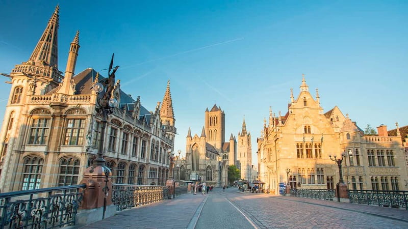 From Brussels: Day Trip to Ghent with Atomium in English - Belfry, Town Hall, and the local legend you will not forget