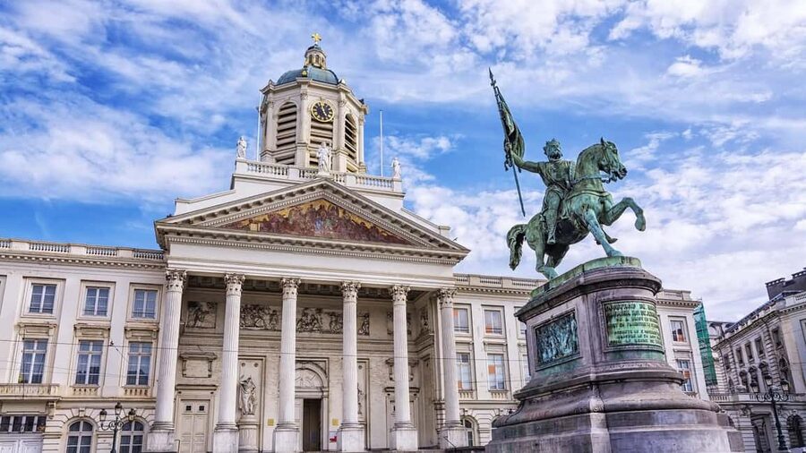 From Brussels: Private Tour to Antwerp – Diamond & Art City - Grote Markt and the Brabo Fountain, Antwerp in Legend and Stone