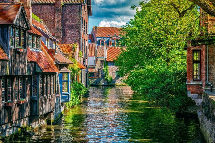 From Paris: Day Trip to Bruges with Optional Seasonal Cruise - Bruges in a day, without feeling like a sprint
