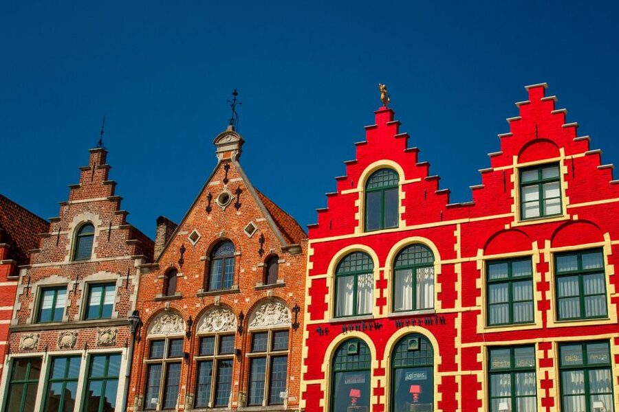 From Paris: Day Trip to Bruges with Optional Seasonal Cruise - Groeningemuseum, lace, and chocolate: choose your afternoon focus