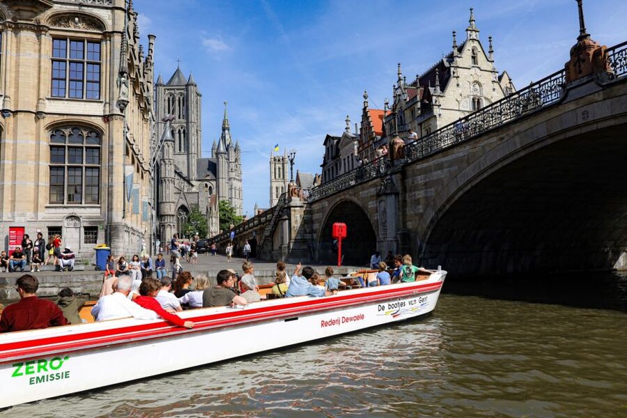 Ghent: 40 Minute Medieval Center Guided Boat Tour - Entering Ghent by Boat: why 40 minutes works so well