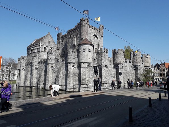 Ghent: Beer and Sightseeing Adventure - Old port, gildhouses, Counts of Flanders, and a gin tasting with a view