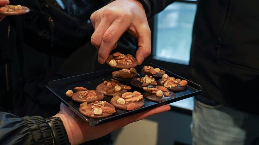 Ghent: Belgian Chocolate Walking Tour with Tastings - Timing, weather, and how to stay comfortable