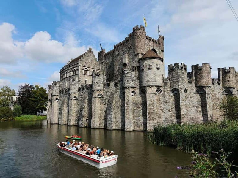 Ghent Completely - 90-minute boat tour (DUTCH ONLY) - St Bavo’s Cathedral and the Belfry, seen the practical way