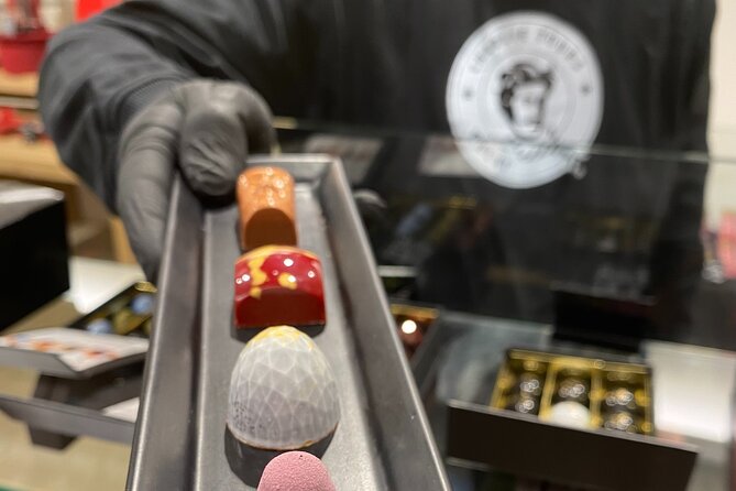 Ghent: Famous Belgian Chocolate Walking Tour with Tastings - Stop 3: Ghent’s Popular Chocolate Shop Stop for a Belgian Classic