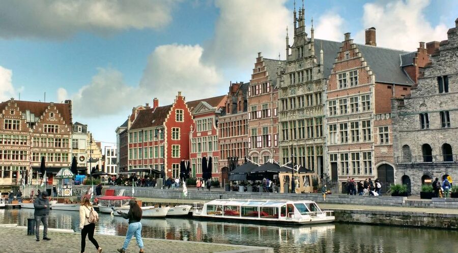 Ghent: Guided City Tour with Food Tastings - The guide experience: why Sophie keeps getting named