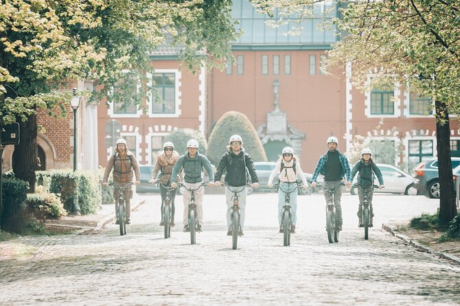 Ghent guided offroad tour by e-scooter - A colorful graffiti street stop that is better on wheels