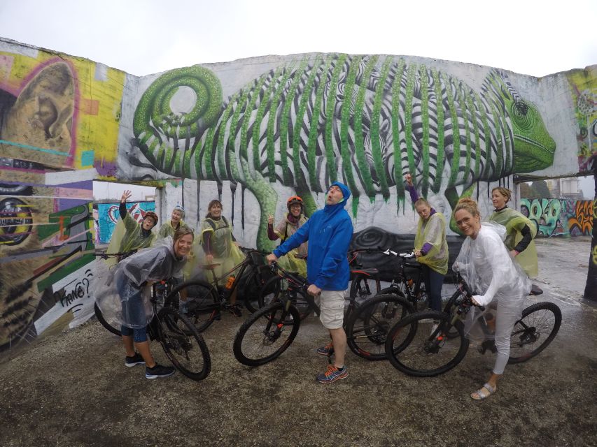 Ghent: Guided Urban Bike Tour - Street art stops that feel like they have a point