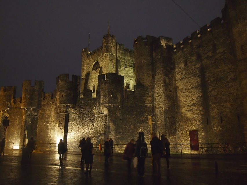 Ghent: The Dark Side of Ghent Private Walking Tour - Getting Started at Hostel Uppelink and Your Red Umbrella