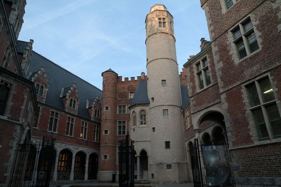Ghent: Walking Tour from Friday Market to the Cathedral - Millionaires’ Quarter, St. Peter’s Area, and the Art Nouveau to Art Déco Transition
