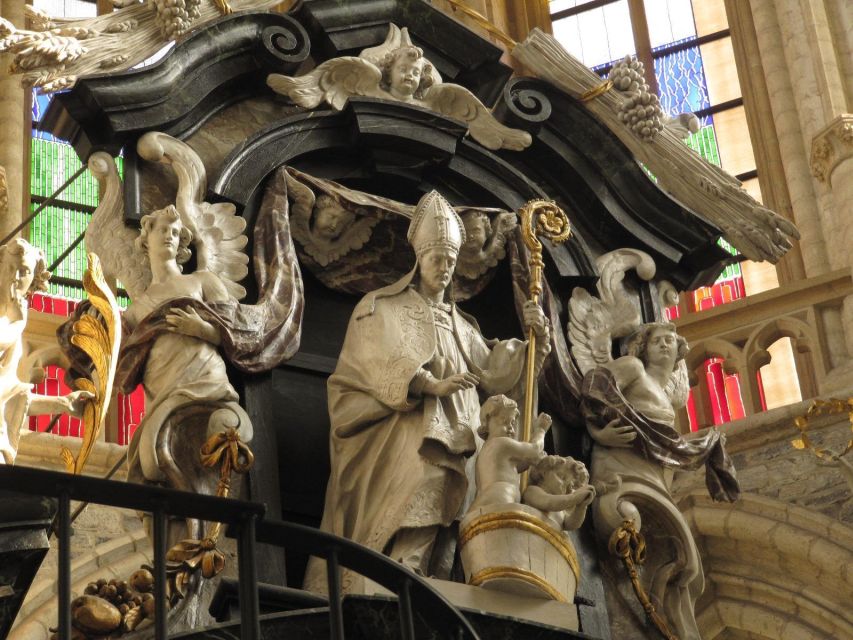 Ghent: Walking Tour from Friday Market to the Cathedral - What the 150 Minutes Means for Your Pace