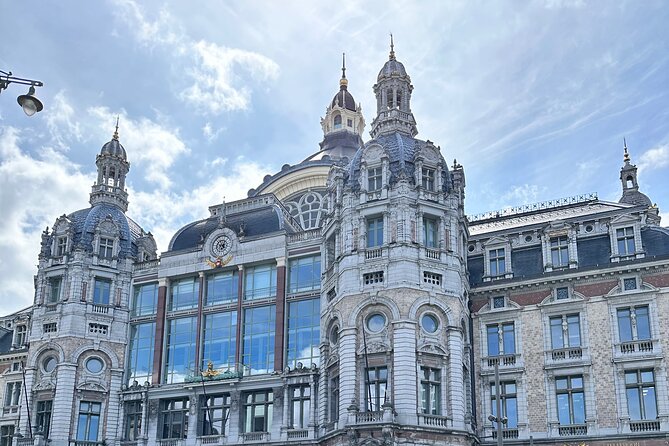 Guided E-kickscooter tour: The big five of Antwerp - Stylish boulevard, green park, and the Citymuseum Island district