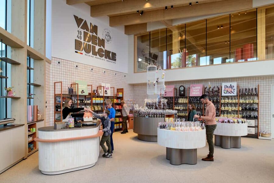 Heule: Chocolatier Vandenbulcke Chocolate Trail Tour - From cacao bean to praline: what the trail actually teaches