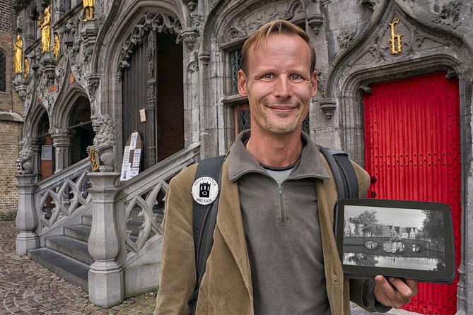 "Hidden Brugge" Photo Tour - 2hr open city tour & workshop - Burg Square warmups: quick camera basics before the quiet corners