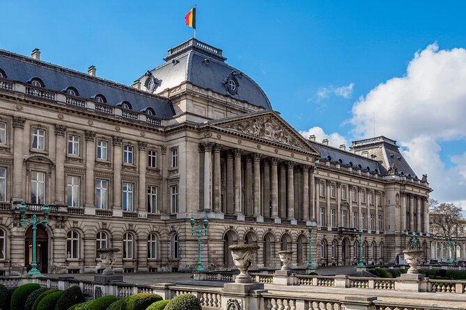 Historical Walking Tour: The Story of Brussels - by Legends - Manneken Pis: the landmark that never stops being a story
