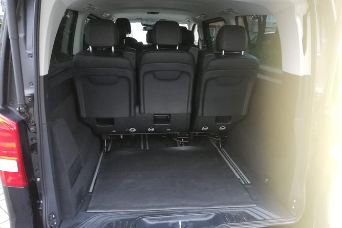 Luxury Minivan from Brussels airport to the city of Brussels - Dropping Off Anywhere in Brussels City (What You Gain)