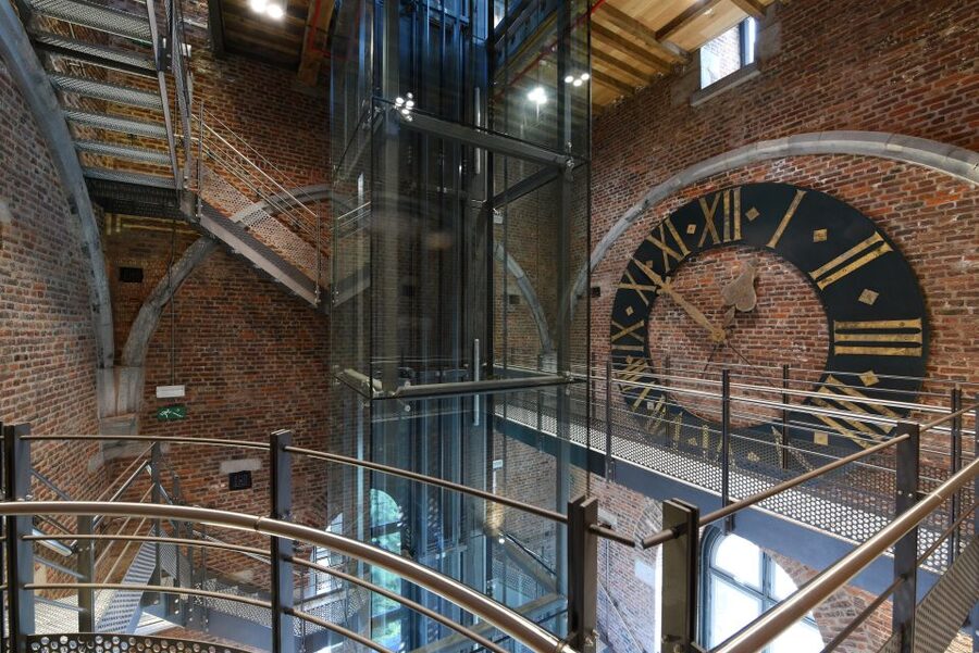 Mons : The Belfry - Climbing for Mons views, and how to handle glass and limited angles