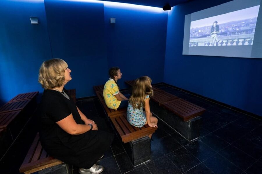 Mons : The Van Gogh House - The Renovated Pavilion: Early Influences, Explained Simply