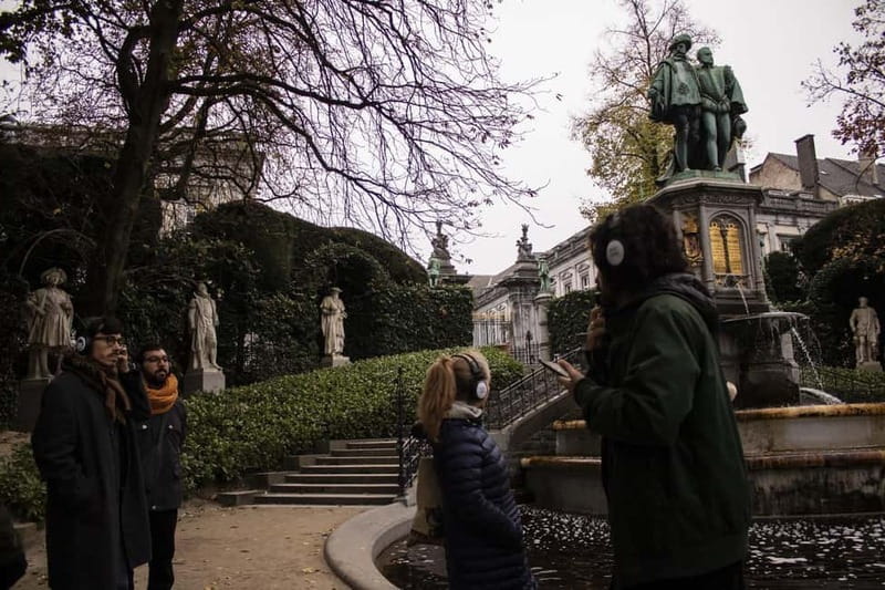MUSIC TOUR OF BRUSSELS (SPANISH) - Musical instruments and the saxophone origin story, hearing the world in Brussels