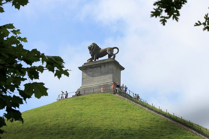 Napoleon Last Campaign (Waterloo, Ligny..) Day Tour from Brussels - Stop 4: Waterloo break, 1 hour in town, and how to use it