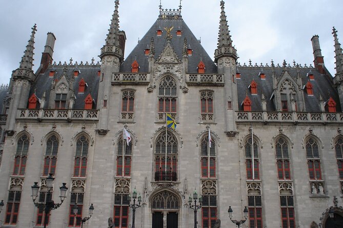 Private Arrival Transfer from Brussels Airport to Bruges with Business car - Family and special needs: child seats and service animals