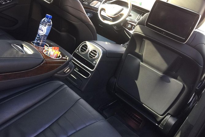 Private Arrival Transfer from Brussels Airport to Bruges with Business car - The 60-minute wait window, and why it is a big deal