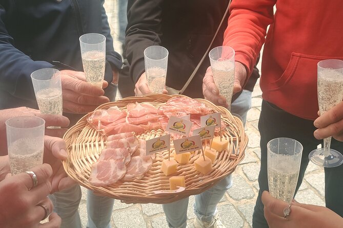 Private Bruges Food Tour: 8 Tastings of Local Delicacies - L’Estaminet: beer as a Bruges atmosphere check