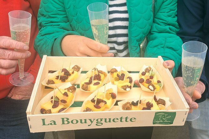 Private Bruges Food Tour: 8 Tastings of Local Delicacies - Chez Albert: Belgian waffle, the comfort-food payoff