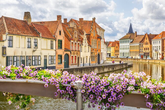 Private Bruges’ Iconic Sites and Chocolate Tasting Tour - Why this private 1h 45m icon walk makes sense