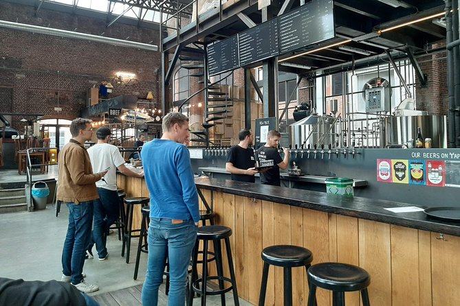 Private Ghent Beer & Brewery Tour by a young local - t dreupelkot: a quick liquor taste in a centuries-old bar