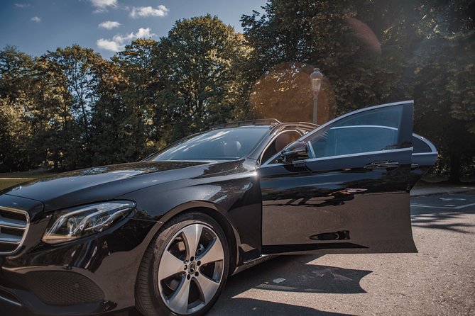 Private transfer from BRU Airport to Brussels city with luxury limousine 3 pax - Key highlights to know before you book