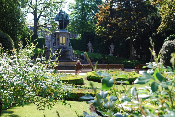 Small-Group Highlights of Brussels Bike Tour - Manneken Pis and the Quick Photo Stops