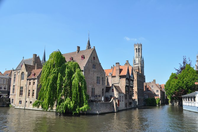 Tasty massage chocolate and spicy stories! - Bruges in 2 hours, with chocolate stops that actually do something