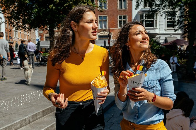 The 10 Tastings of Bruges With Locals: Private Food Tour - Why Burg Square sets the mood for 10 tastings