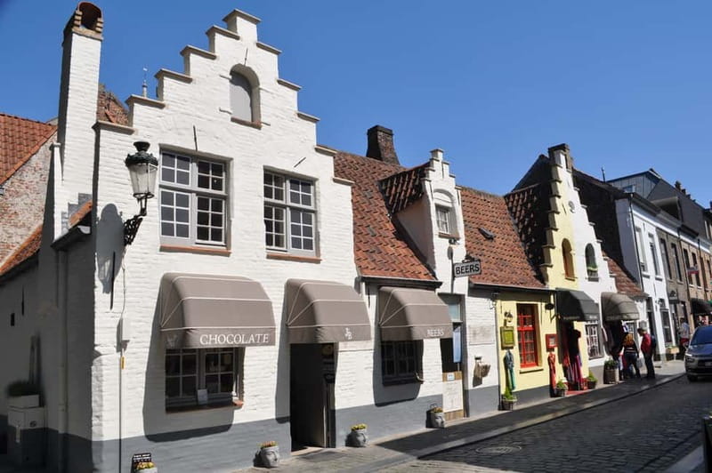 Thé best chocolate in Bruges! Private tour! - Rozenhoedkaai and the calm canal moment for tasting