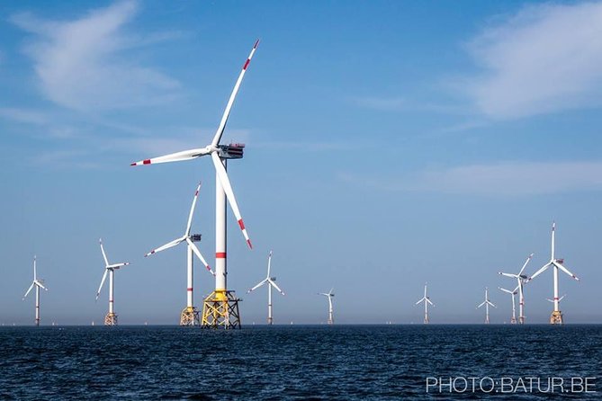 Unforgettable sea trip to the wind farms in the North Sea - Who the crew is, and how they handle questions
