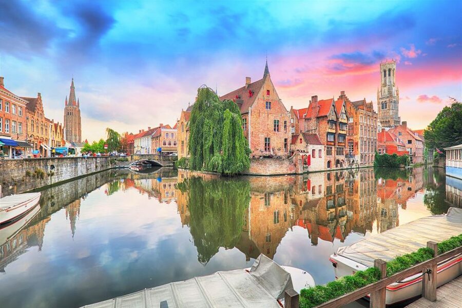 Visit of Bruges in 1 day private tour from Paris - Lunch break and free time: Moules Frites, lace shopping, and chocolate plans